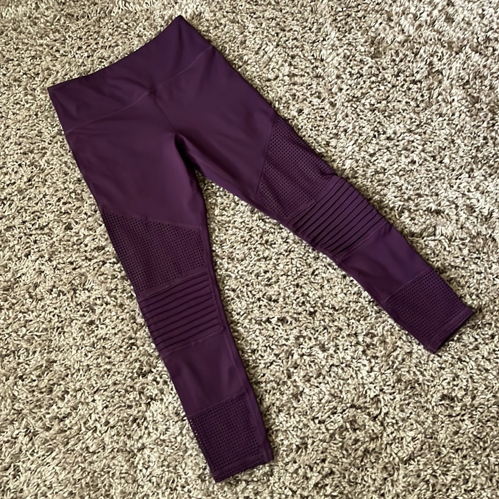 Zyia BlackBerry Moto LNT hi rise 7/8 leggings - size 6-8